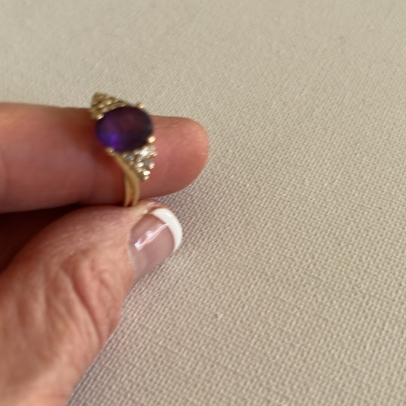 14k Amethyst and Diamond Ring - Picture 7 of 14